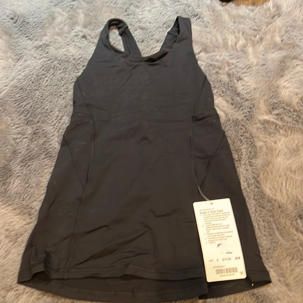 Lululemon stashes and run tank
